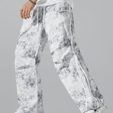 All-Season Digital Print Fashionable Loose Straight-Leg Cargo Pants, Dirty Pants, Sports Pants, Umbrella Pants, Motorcycle Casual Pants, Breathable, Wrinkle-Resistant, Smooth Texture, Reflective Strap Design, Elastic Drawstri