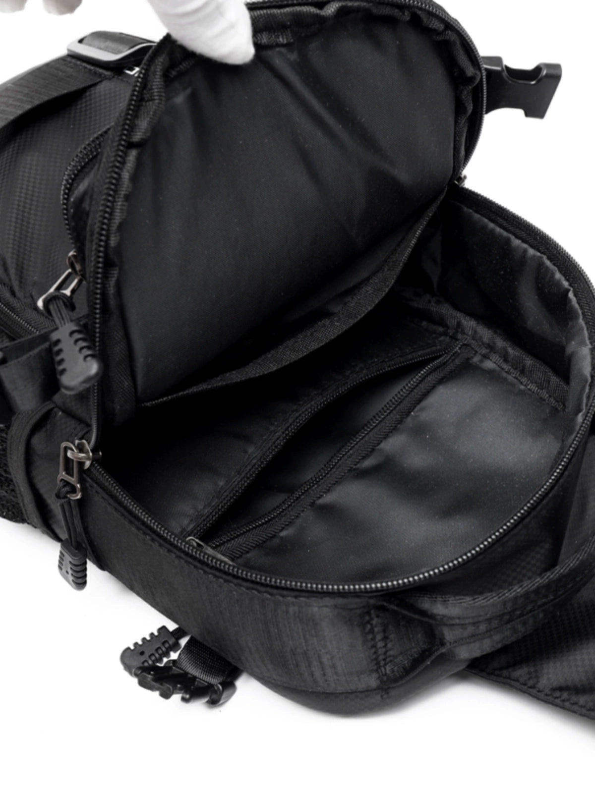 Men Casual Fashion Outdoor Multifunctional Chest Bag