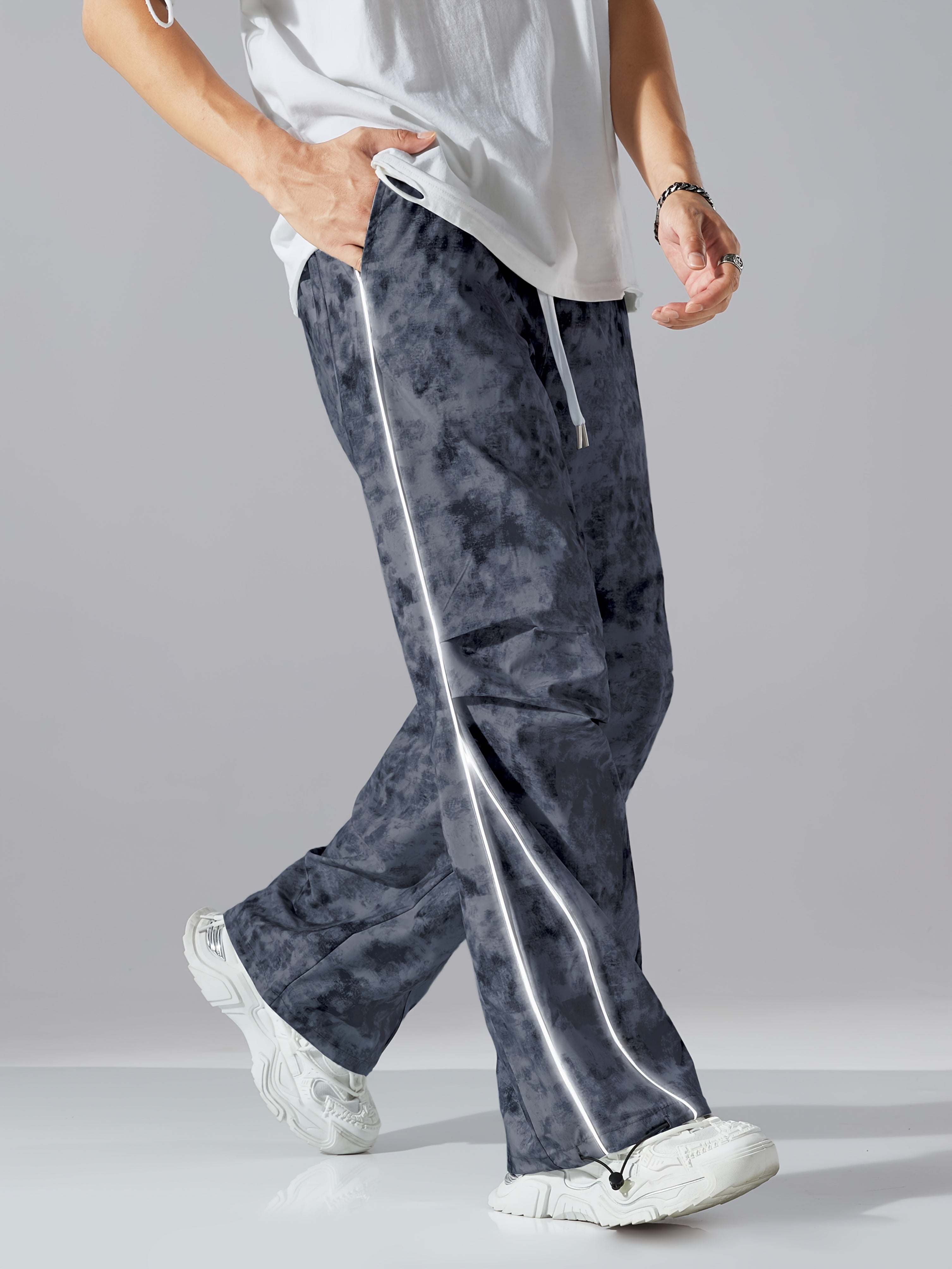 All-Season Digital Print Fashionable Loose Straight-Leg Cargo Pants, Dirty Pants, Sports Pants, Umbrella Pants, Motorcycle Casual Pants, Breathable, Wrinkle-Resistant, Smooth Texture, Reflective Strap Design, Elastic Drawstri